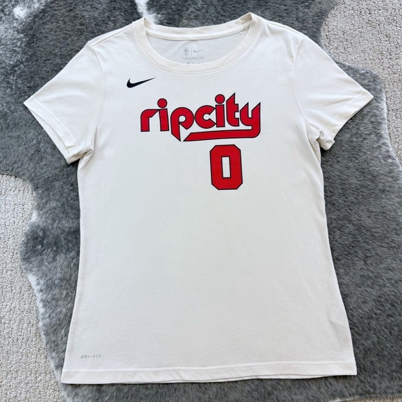 Portland Trail Blazers Damian Lillard T-shirt - Picture 3 of 10